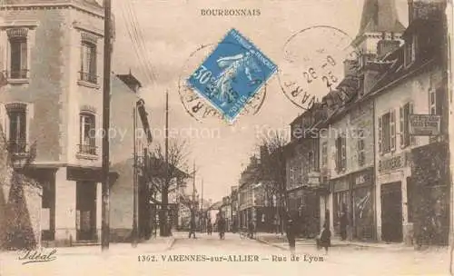 AK / Ansichtskarte Varennes-sur-Allier VICHY 03 Allier Rue de Lyon