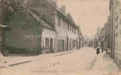 AK / Ansichtskarte Varennes-sur-Allier VICHY 03 Allier Rue de Lyon