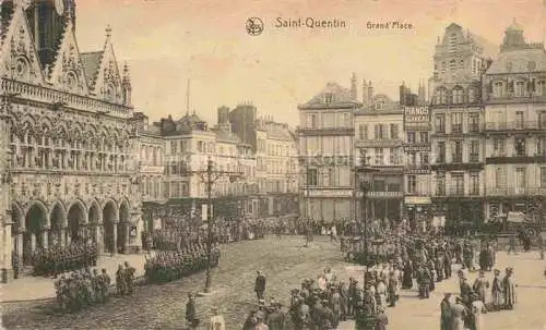 AK / Ansichtskarte Saint-Quentin 02 Aisne Grande Place Place de l'Hôtel de Ville
