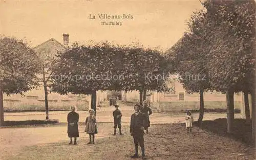 AK / Ansichtskarte La Ville-aux-Bois -les-Dizy LAON 02 Aisne Marktplatz Feldpost