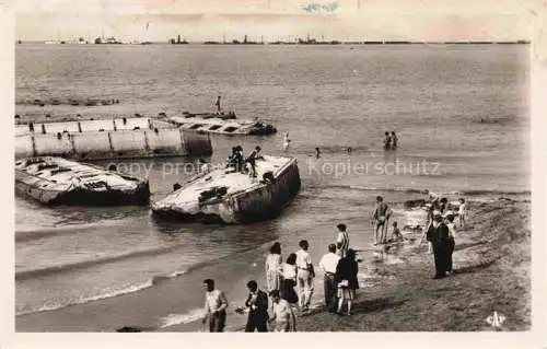 AK / Ansichtskarte Arromanches-les-Bains Bayeux 14 Calvados Port de la Libération épaves et digue du port de débarquement