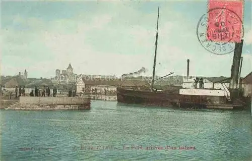 AK / Ansichtskarte CAEN 14 Le port et arrivée d'un bateau