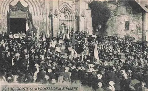 AK / Ansichtskarte LISIEUX 14 Calvados Sortie de la Procession de Saint Pierre