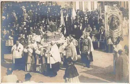 AK / Ansichtskarte LISIEUX 14 Calvados Procession des Reliques de la B. Thérèse de l'Enfant-Jésus