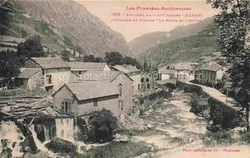 AK / Ansichtskarte Merens-les-Vals Merens d en Haut FOIX 09 Ariege Intérieur du village la route et l'Ariège