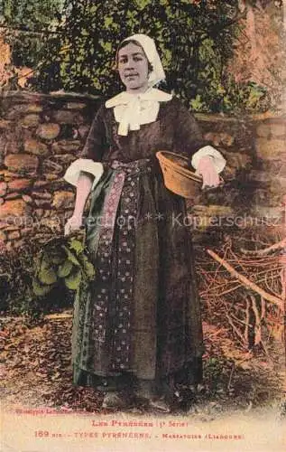 AK / Ansichtskarte Massat Saint-Girons 09 Ariege Types Pyrénéens une Massatoise Liadoure Costumes