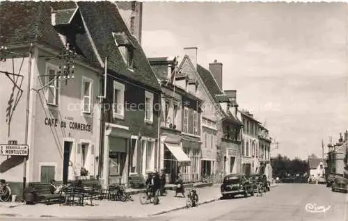AK / Ansichtskarte Villefranche d Allier Montlucon 03 Allier Rue de la Gare