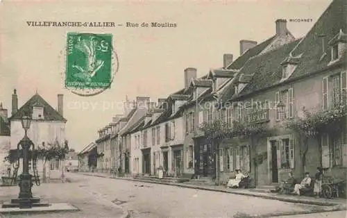 AK / Ansichtskarte Villefranche d Allier Montlucon 03 Allier Rue de Moulins