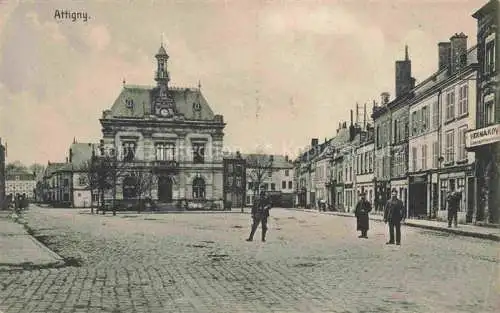 AK / Ansichtskarte Attigny Vouziers 08 Ardennes Marktplatz