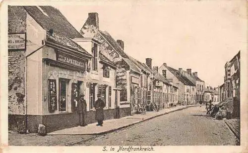 AK / Ansichtskarte Sissonne LAON 02 Aisne Strassenpartie