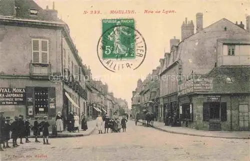 AK / Ansichtskarte Moulins  03 Allier Rue de Lyon