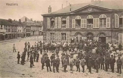 AK / Ansichtskarte VOUZIERS Aisne 08 Ardennes Rathaus Wartende Soldaten