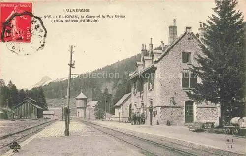 AK / Ansichtskarte Le Lioran Saint-Flour 1368m 15 Cantal La Gare et le Puy Griou