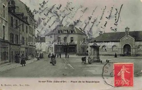 AK / Ansichtskarte Is-sur-Tille DIJON 21 Cote-d Or Place de la République