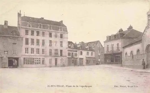 AK / Ansichtskarte Is-sur-Tille DIJON 21 Cote-d Or Place de la République