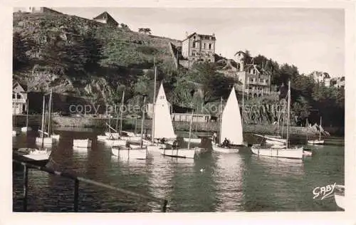AK / Ansichtskarte Le Val Andre Saint-Brieuc 22 Cotes-d Armor Falaises du Château-Tanguy port voiliers