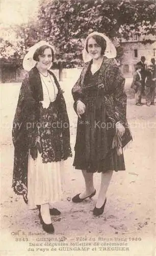 AK / Ansichtskarte Guincamp RENNES 35 Ille-et-Vilaine Fête de Bleun-Brug 1930 Deux élégantes toilettes de cérémonie du Pays de Guingamp et Tréguier