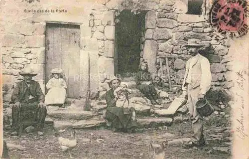 AK / Ansichtskarte Dun-le-Palleteau Dun-le-Palestel Gueret 23 Creuse Sur le pas de la porte