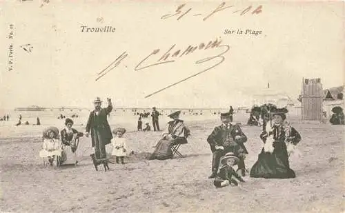AK / Ansichtskarte TROUVILLE -SUR-MER 14 Calvados Sur la plage