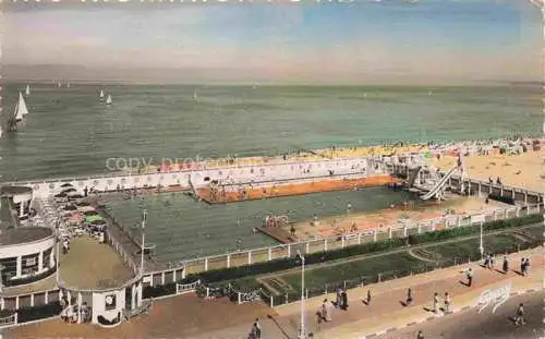 AK / Ansichtskarte DEAUVILLE-SUR-MER Lisieux 14 Calvados La piscine et la plage