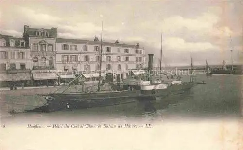 AK / Ansichtskarte HONFLEUR Lisieux 14 Calvados Hôtel du Cheval Blanc et Bateau du Havre