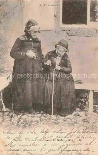 AK / Ansichtskarte Salers Mauriac 15 Cantal Paysannes des environs de Salers