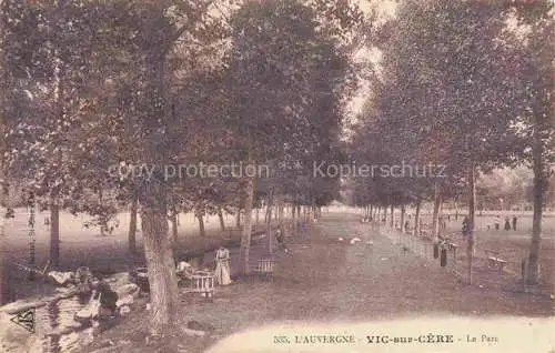 AK / Ansichtskarte Vic-sur-Cere AURILLAC 15 Cantal Le parc