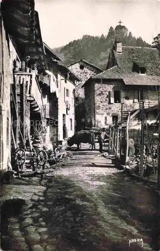 AK / Ansichtskarte Vic-sur-Cere AURILLAC 15 Cantal Maisons anciennes