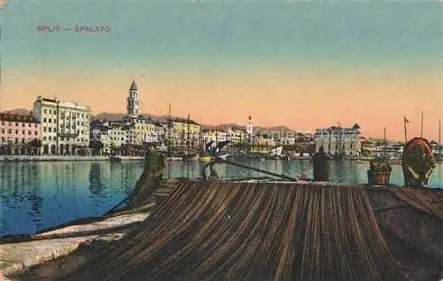AK / Ansichtskarte SPLIT Spalato Croatia Partie am Hafen