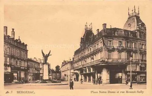 AK / Ansichtskarte Bergerac 24 Dordogne Place Notre Dame et rue Mounet Sully