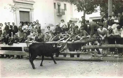 AK / Ansichtskarte Pamplona Navarra ES Stierlauf durch die Altstadt