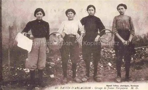 AK / Ansichtskarte Bassin d ARCACHON 33 Gironde Groupe de Jeunes Parqueuses