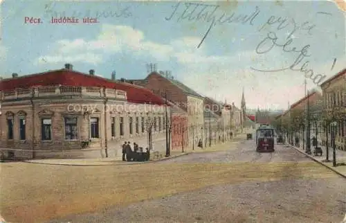 AK / Ansichtskarte PECS Fuenfkirchen HU Indóhaz utca Strassenpartie Strassenbahn