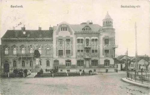 AK / Ansichtskarte SZOLNOK HU Szabadság-tér Platz