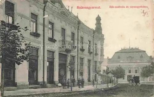 AK / Ansichtskarte Balassagyarmat Jahrmarkt HU Rák-szálloda és vármegyeháza Rak-Hotel und Komitatshaus