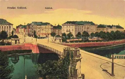AK / Ansichtskarte HRADEC KRALOVE Koeniggraetz CZ Nabrezi Bruecke