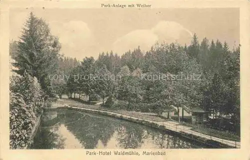 AK / Ansichtskarte Marienbad MARIANSKE LAZNE CZ Parkanlage mit Weiher Parkhotel Waldmuehle