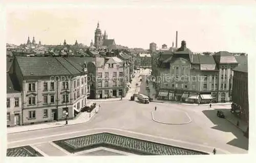 AK / Ansichtskarte HRADEC KRALOVE Koeniggraetz CZ Husovo namesti Platz Stadtzentrum