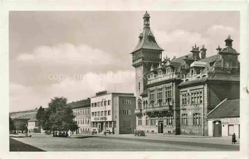 AK / Ansichtskarte Napajedla Napajedl ZLIN Gottwaldov CZ Motiv im Stadtzentrum Rathaus