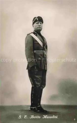 AK / Ansichtskarte Politik Italia Italy Rom ROMA IT Benito Mussolini Milano Soldaten 