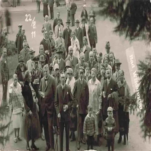 AK / Ansichtskarte BAD WILDUNGEN Gruppenaufnahme Marktplatz