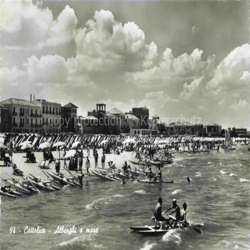AK / Ansichtskarte CATTOLICA  Provincia Rimini IT Alberghi a mare Spiaggia
