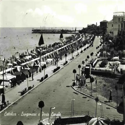 AK / Ansichtskarte CATTOLICA  Provincia Rimini IT Lungomare e Porto Canale