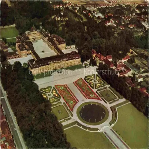 AK / Ansichtskarte LUDWIGSBURG  BW Schloss mit Gartenschau Bluehendes Barock