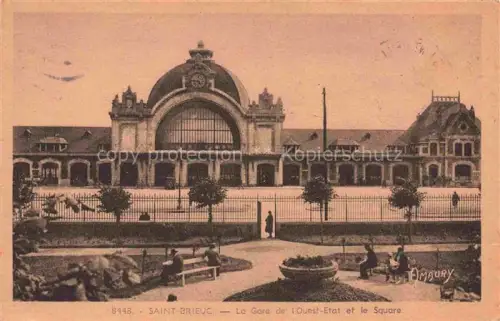 AK / Ansichtskarte Saint-Brieuc Saint-Brieux 22 Cotes-d Armor La Gare de l'Ouest Etat et le Square