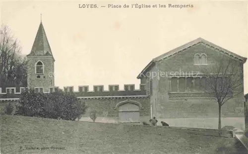 AK / Ansichtskarte Loyes Villieu-Loyes-Mollon Bourg-en-Bresse 01 Ain Place de l'Eglise et les Remparts