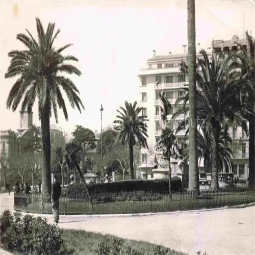 AK / Ansichtskarte TOULON -SUR-MER 83 Var Place de la Liberte