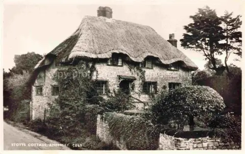 AK / Ansichtskarte Amberley Sussex Stotts Cottage