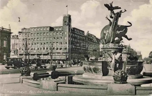 AK / Ansichtskarte COPENHAGEN Kobenhavn Kjoebenhavn Kopenhagen DK View of the Town Hall Square Fountain