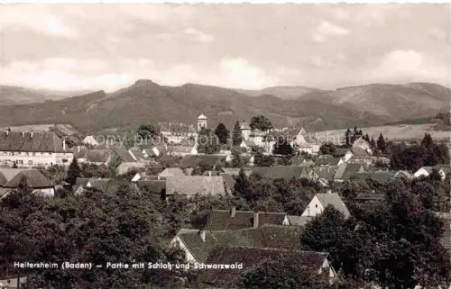 AK / Ansichtskarte Heitersheim Teilansicht mit Schloss Blick zum Schwarzwald